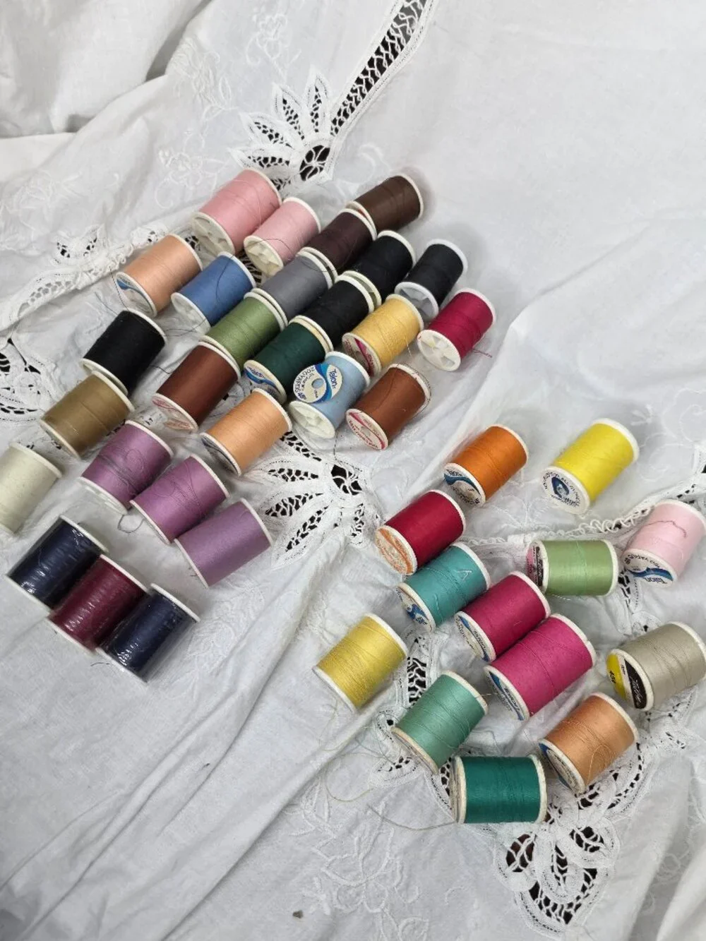 Lot of 40 Talon Thread Multi Color 3 New 37 Used Styrofoam Plastic Spools Vint